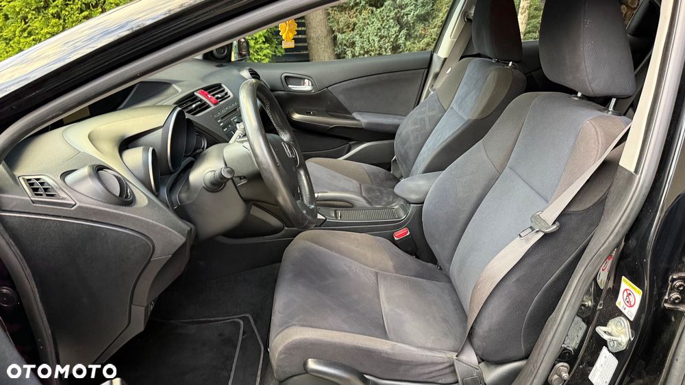 Honda Civic 1.8 i-VTEC Comfort Black Edition - 21