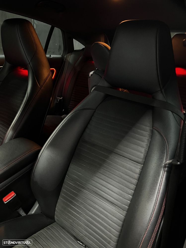 Mercedes-Benz CLA 180 AMG Line - 22