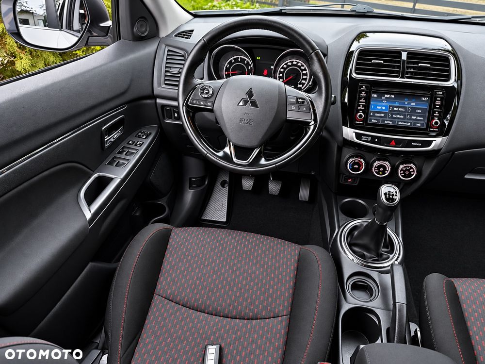 Mitsubishi ASX - 10