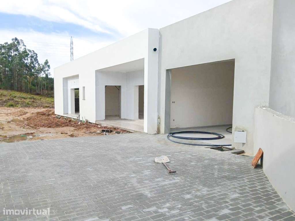 Moradia T4 Isolada em Condomínio Fechado em Leiria - Grande imagem: 5/32