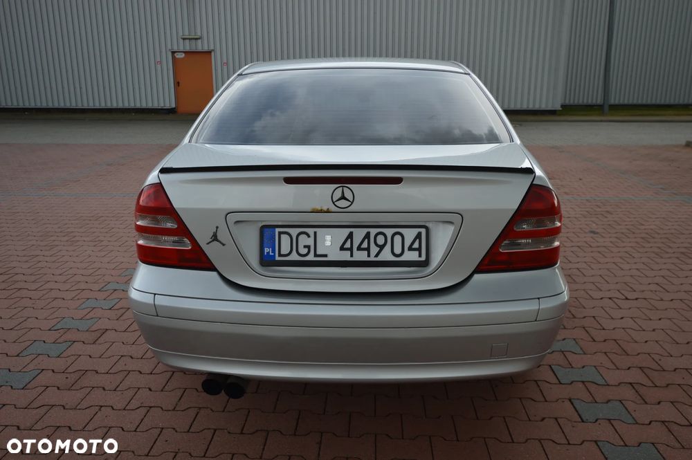 Mercedes-Benz Klasa C 180 Kompressor Classic - 4