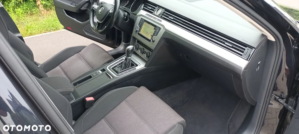 Volkswagen Passat 2.0 TDI (BlueMotion Technology) DSG Comfortline - 10