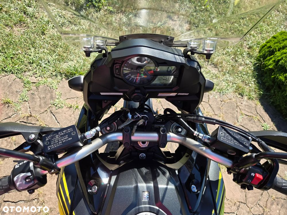 Suzuki V-STROM - 17