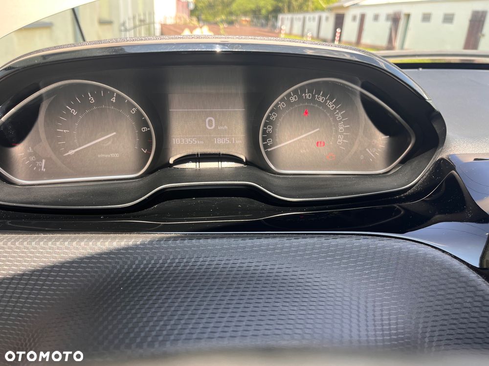 Peugeot 2008 1.2 Pure Tech Style S&S - 7