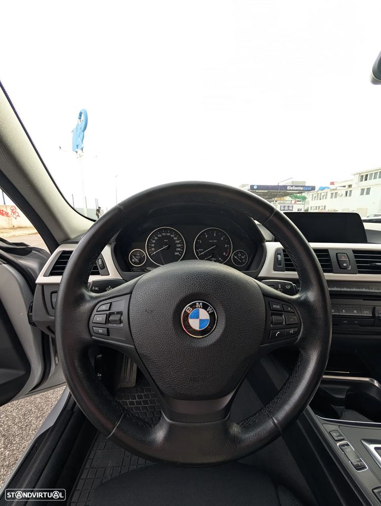 BMW 318 d Aut. - 18