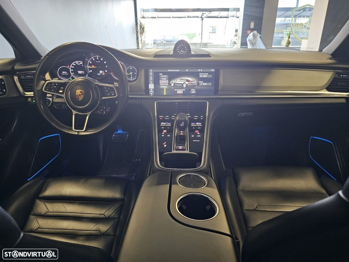 Porsche Panamera 4 E-Hybrid - 8