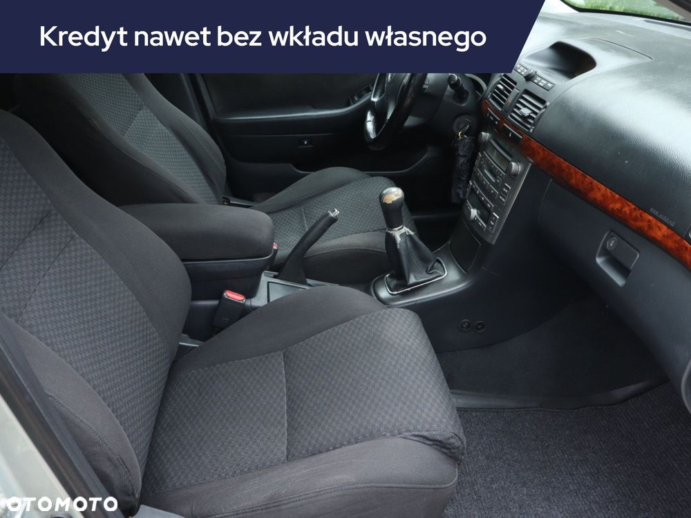 Toyota Avensis - 11