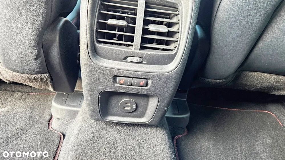 Ford Kuga 2.0 EcoBlue 4x4 ST-LINE X - 22