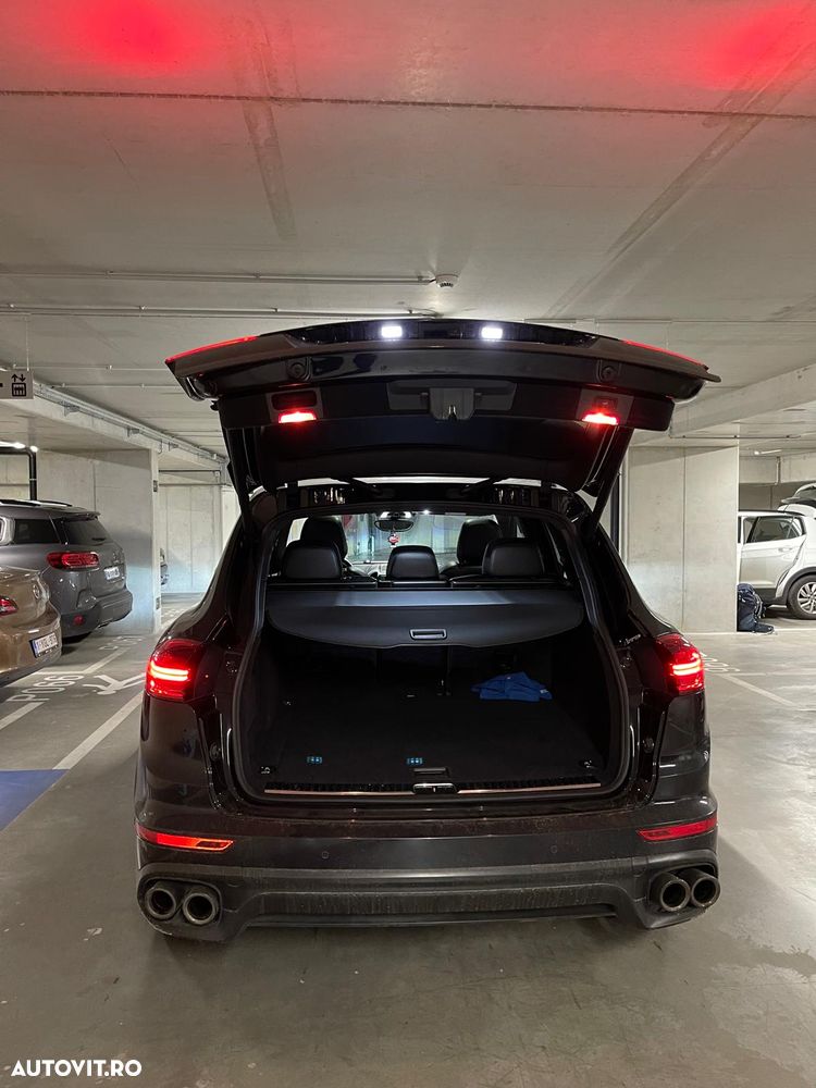 Porsche Cayenne - 3
