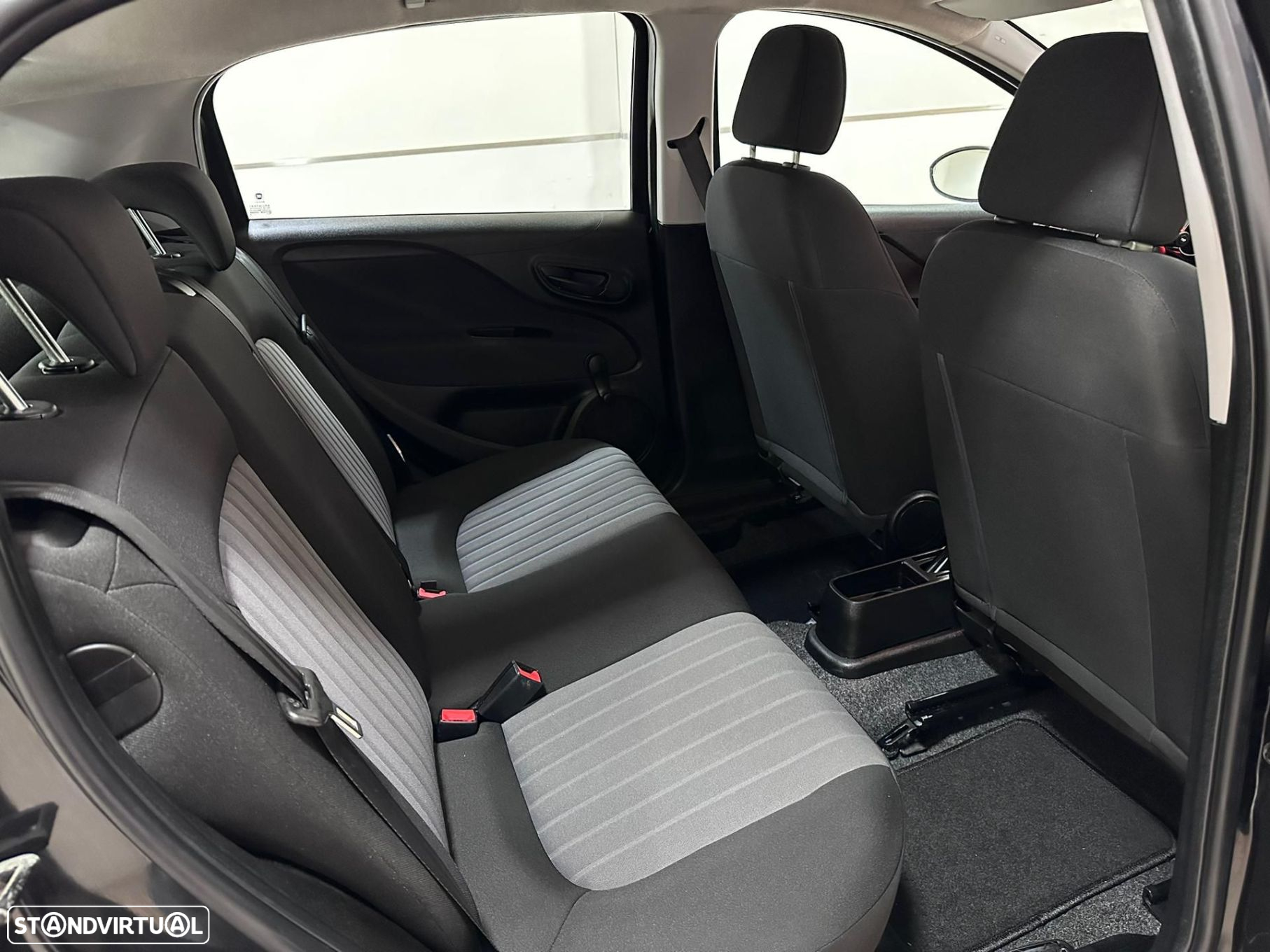 Fiat Punto 1.2 Lounge S&S - 30