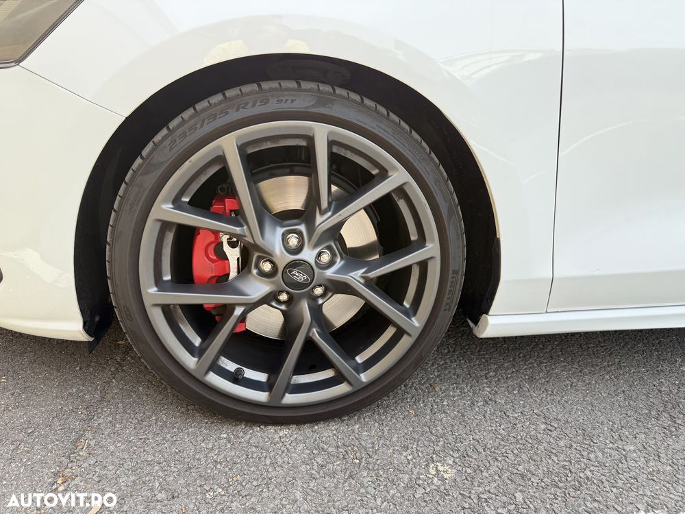 Ford Focus 2.3 Ecoboost 6MT ST X - 6