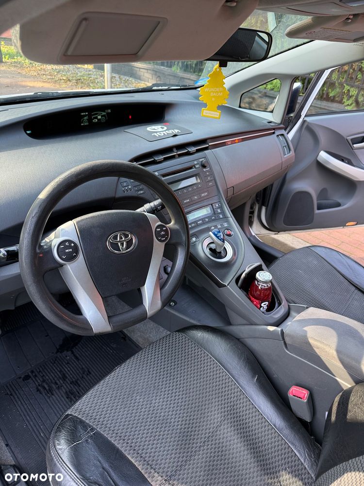 Toyota Prius - 12