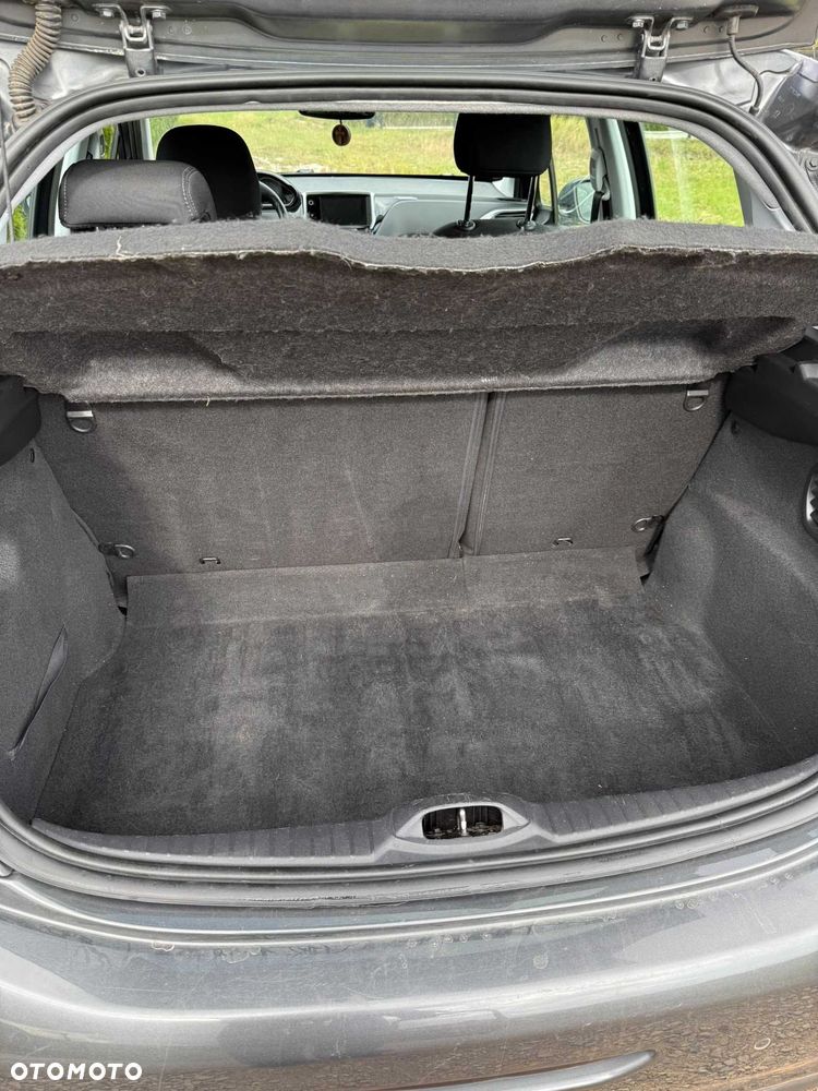 Peugeot 208 - 6