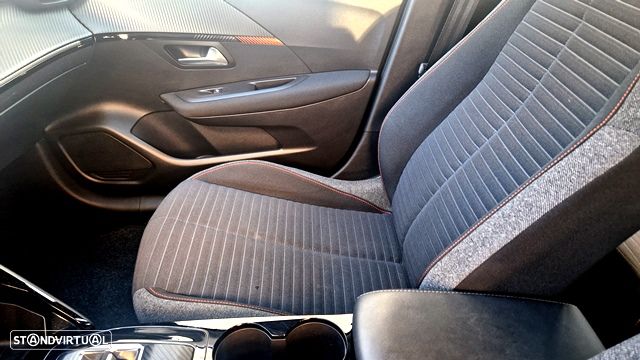 Peugeot 208 1.2 PureTech Allure EAT8 - 7