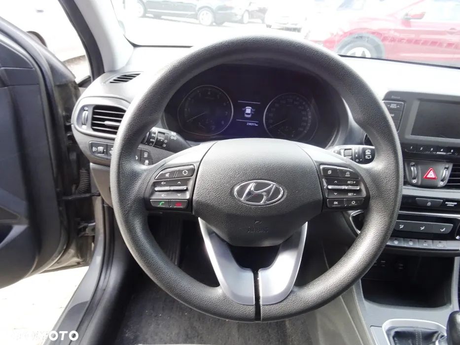 Hyundai i30 1.4 Comfort - 21