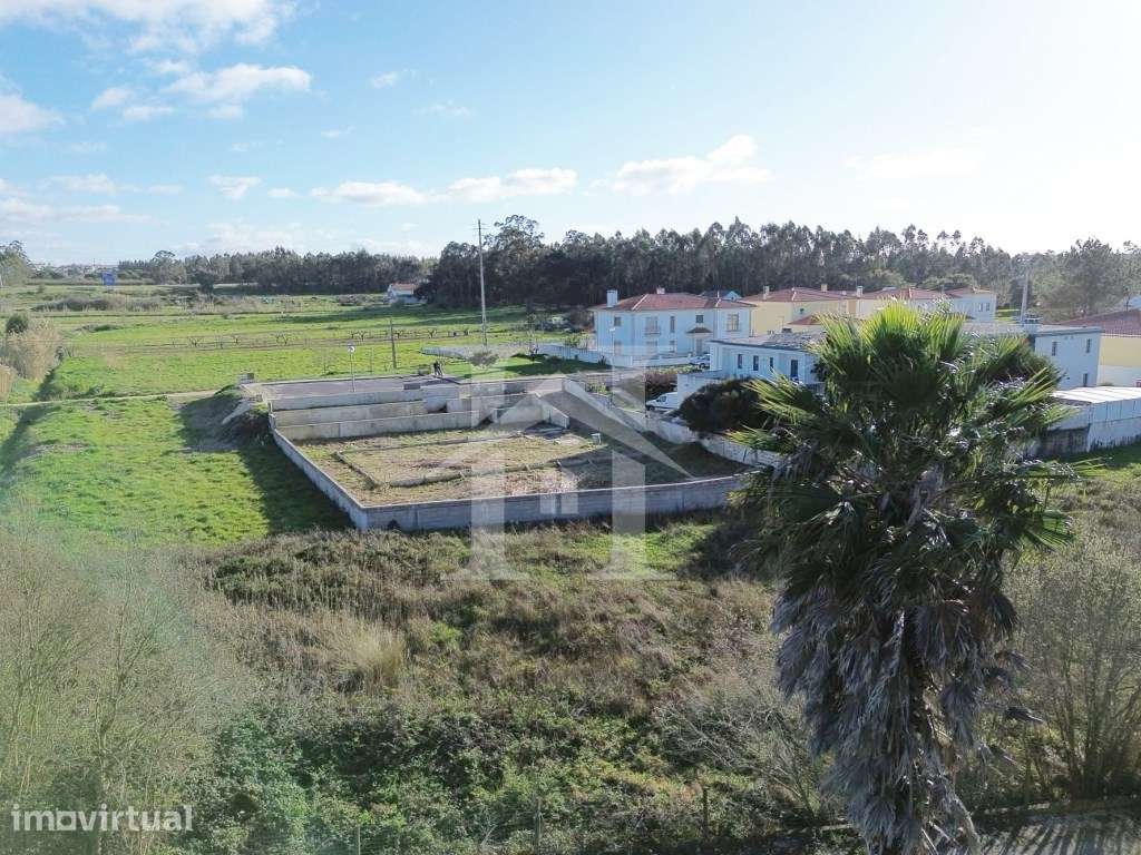 Terreno Urbano nas Caldas da Rainha em Loteamento Legalizado - Grande imagem: 2/16