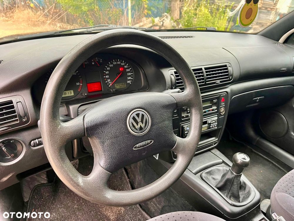 Volkswagen Passat - 19