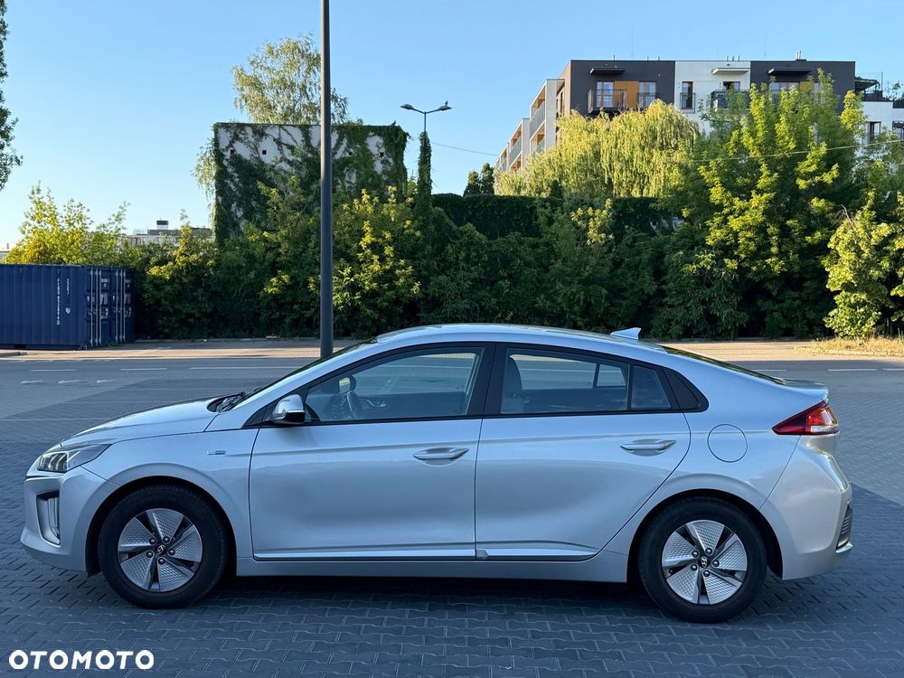 Hyundai IONIQ 1.6 GDI Premium - 5