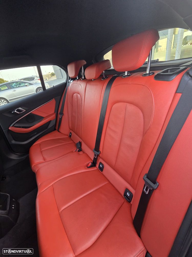 BMW 116 d Pack Desportivo M Auto - 11