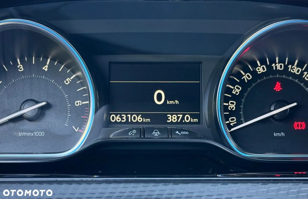 Peugeot 2008 1.2 Pure Tech Allure S&S - 12