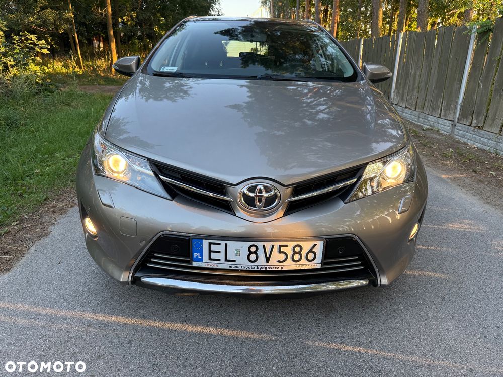 Toyota Auris 1.6 Premium - 2