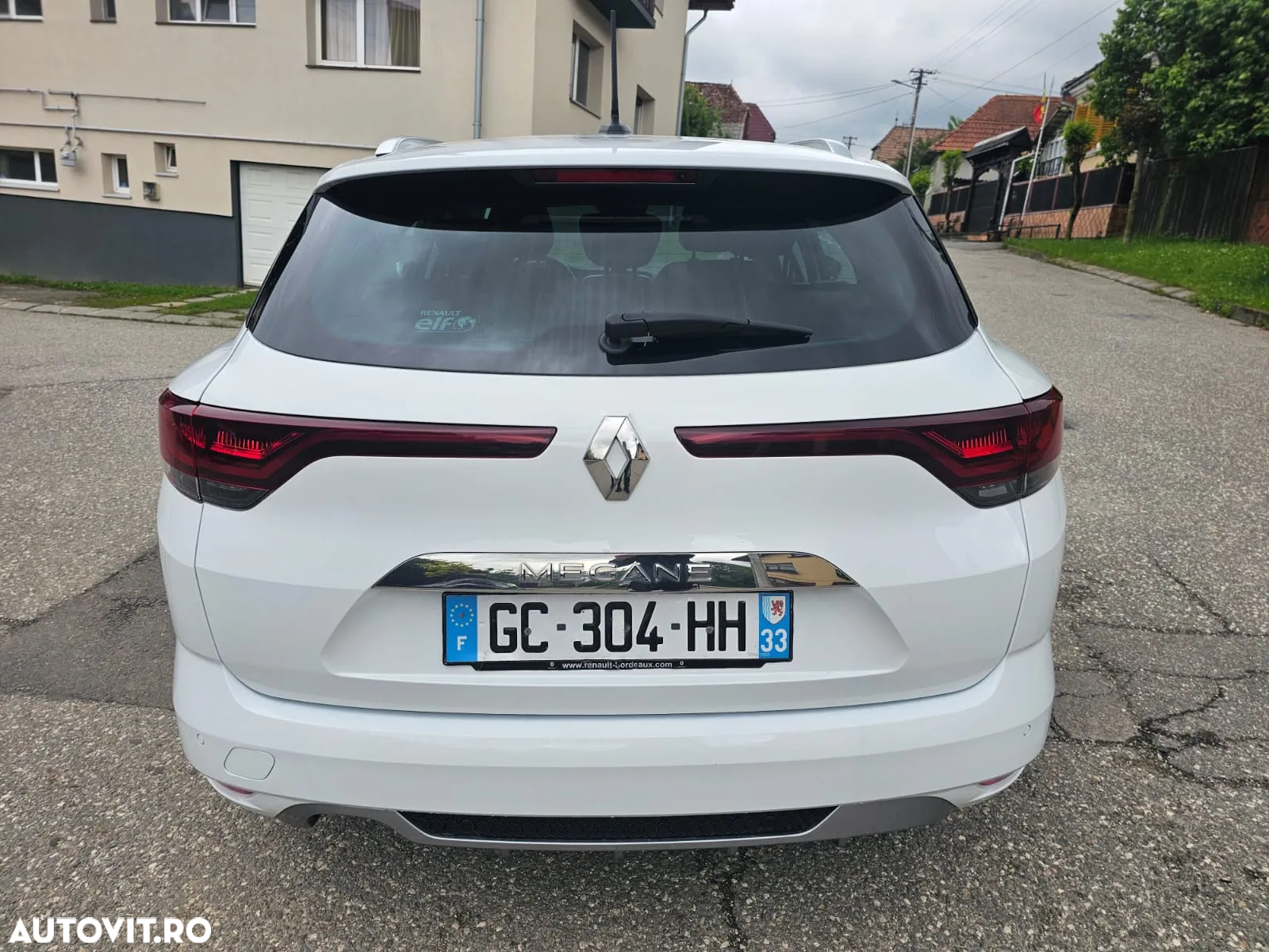 Renault Megane Grandtour E-TECH Plug-in 160 BUSINESS EDITION - 6