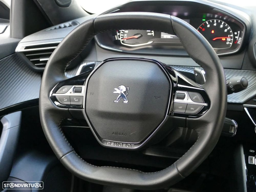 Peugeot 2008 1.2 PureTech Allure EAT8 - 34
