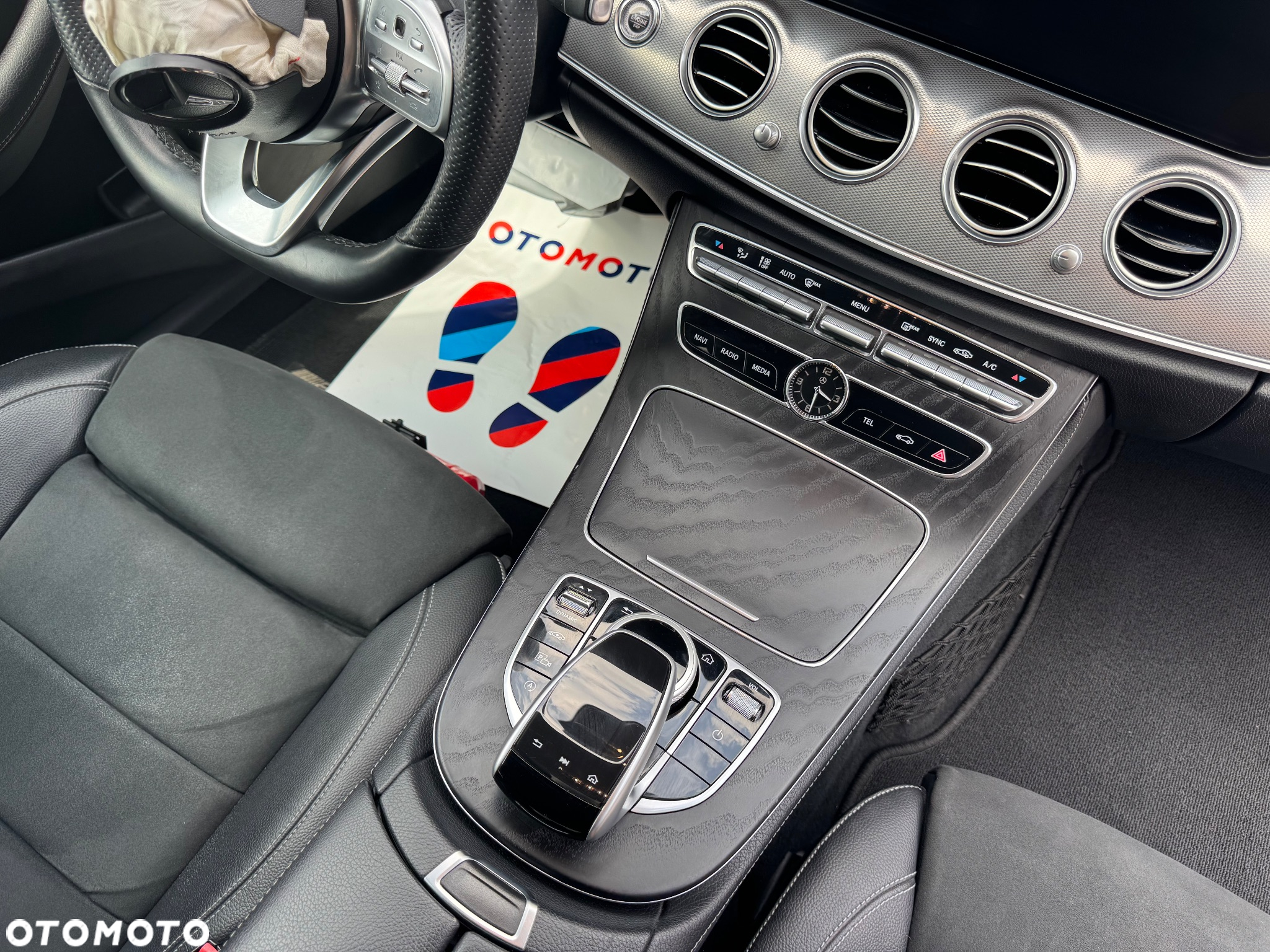 Mercedes-Benz Klasa E 200 4-Matic 9G-TRONIC - 24