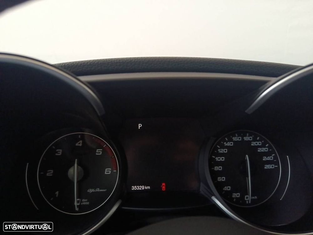 Alfa Romeo Giulia 2.2 D Super AT8 - 14