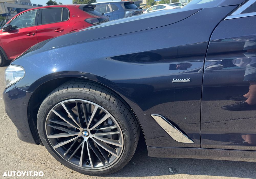 BMW Seria 5 530i xDrive AT - 11