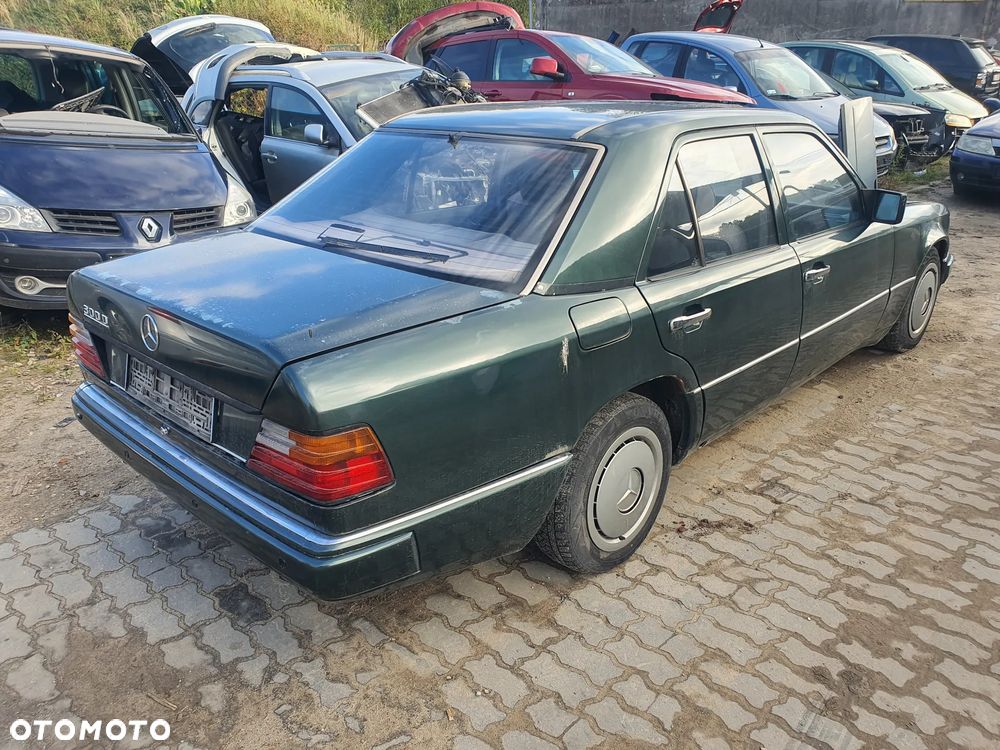 mercedes w124 maska zderzak lampa grill błotnik drzwi zbiornik paliwa szyba lusterko klamka - 2