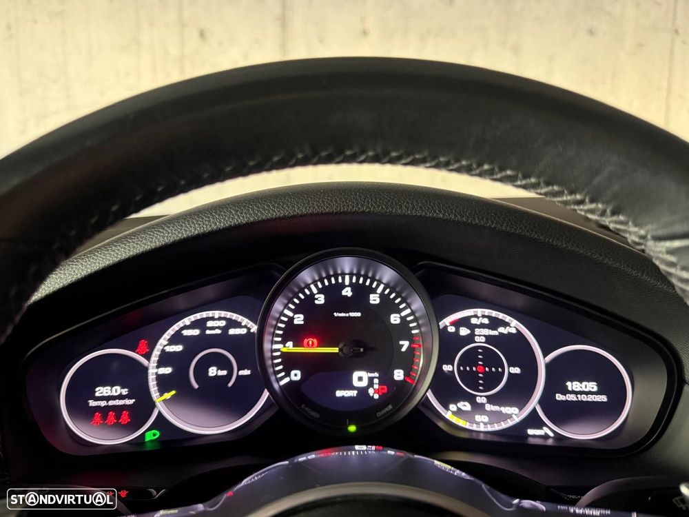 Porsche Cayenne Coupé E-Hybrid - 32