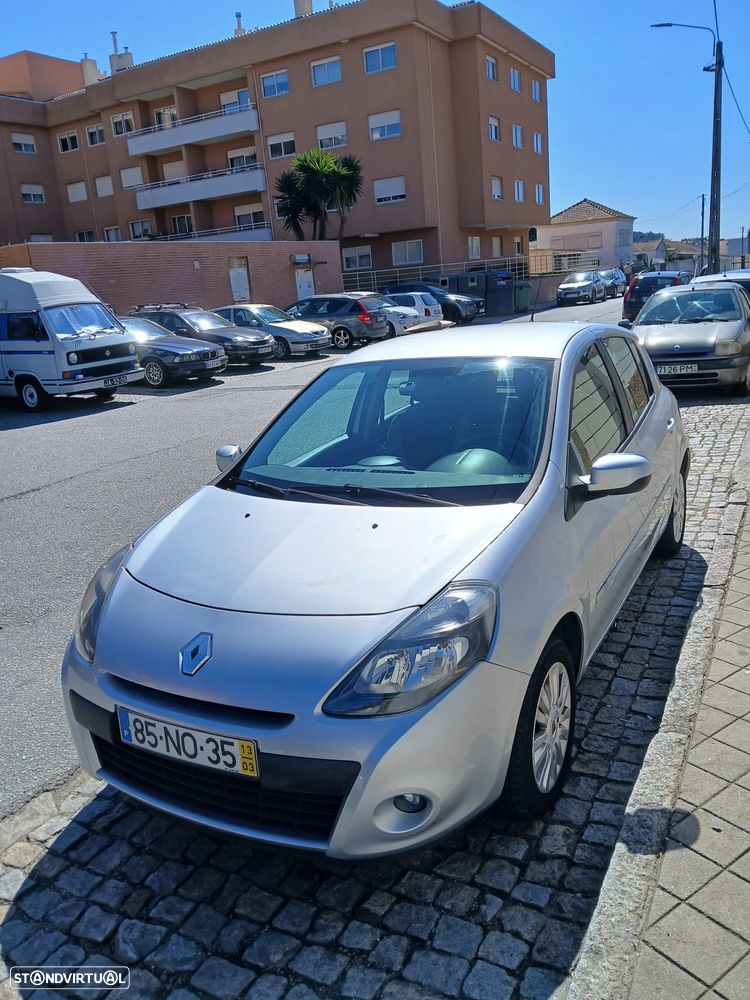 Renault Clio 1.2 16V Confort 130g - 1