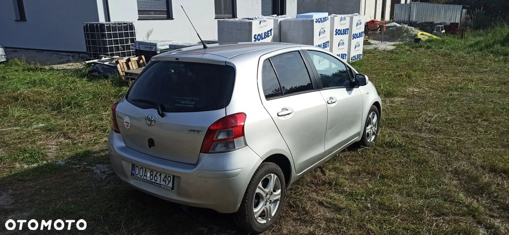 Toyota Yaris - 4