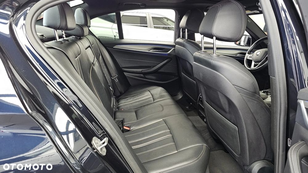 BMW Seria 5 530i xDrive M Sport Edition - 13