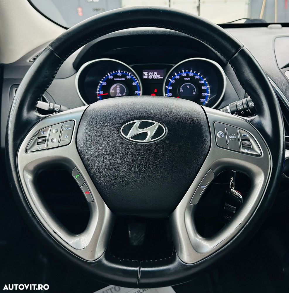 Hyundai ix35 blue 1.6 2WD Finale Silver - 32