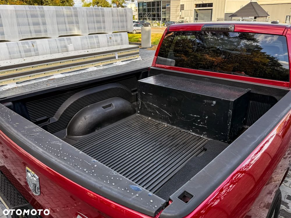 Dodge RAM - 8