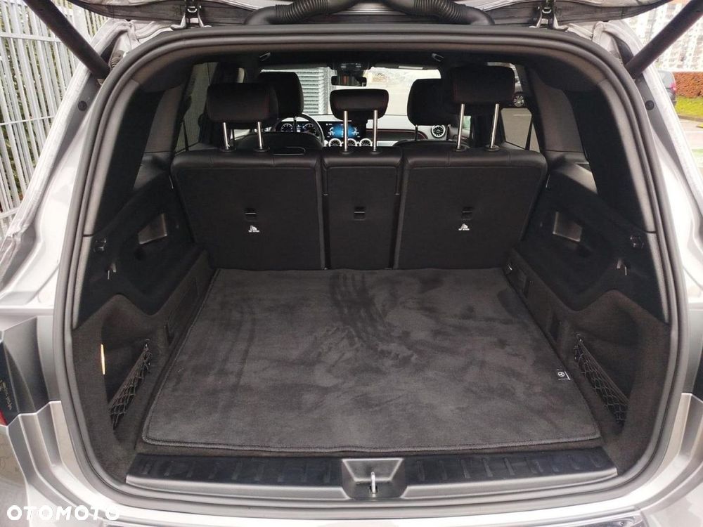 Mercedes-Benz GLB - 22