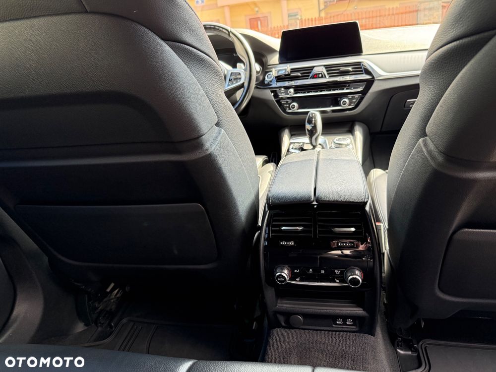 BMW Seria 5 520d xDrive Luxury Line sport - 21