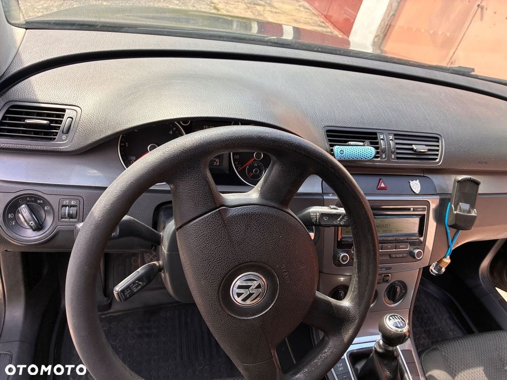 Volkswagen Passat 2.0 TDI DPF BlueMot Trendline - 7