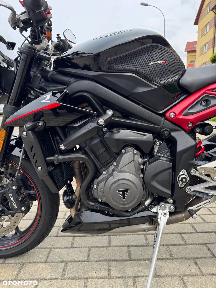 Triumph Street Triple - 13