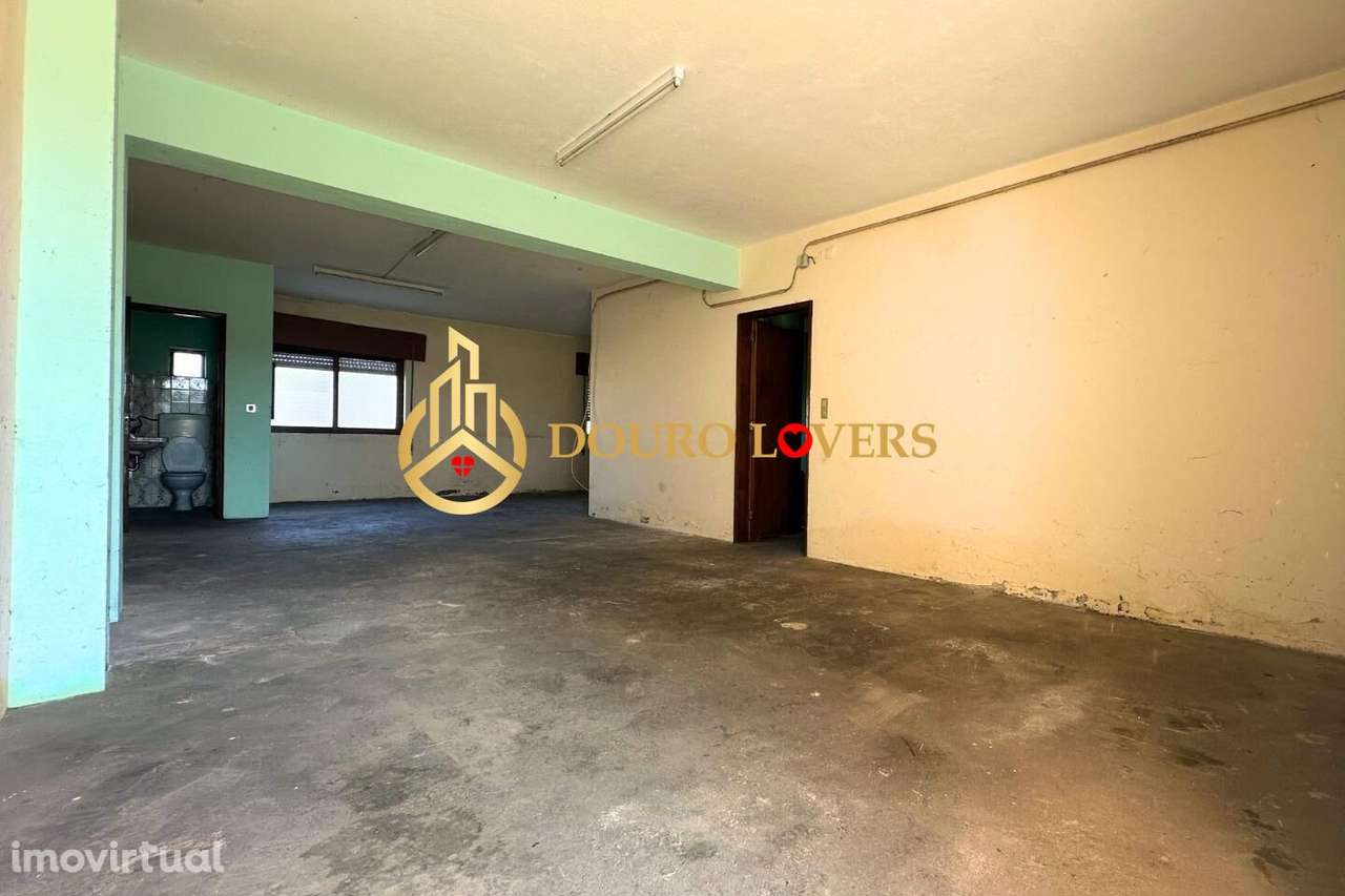 Armazém com Viabilidade para Habitação - Grande imagem: 2/12