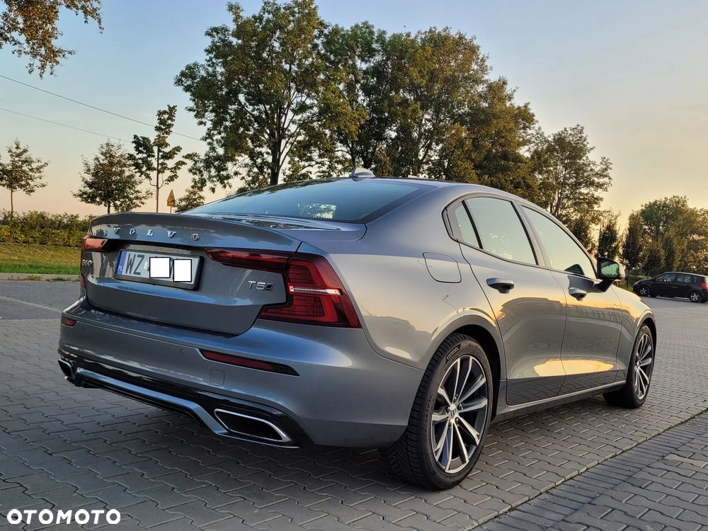 Volvo S60 T5 AWD Momentum Pro - 4