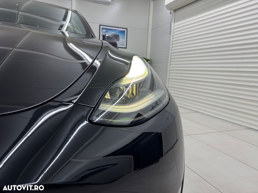 Tesla Model Y Long Range Dual Motor AWD - 14