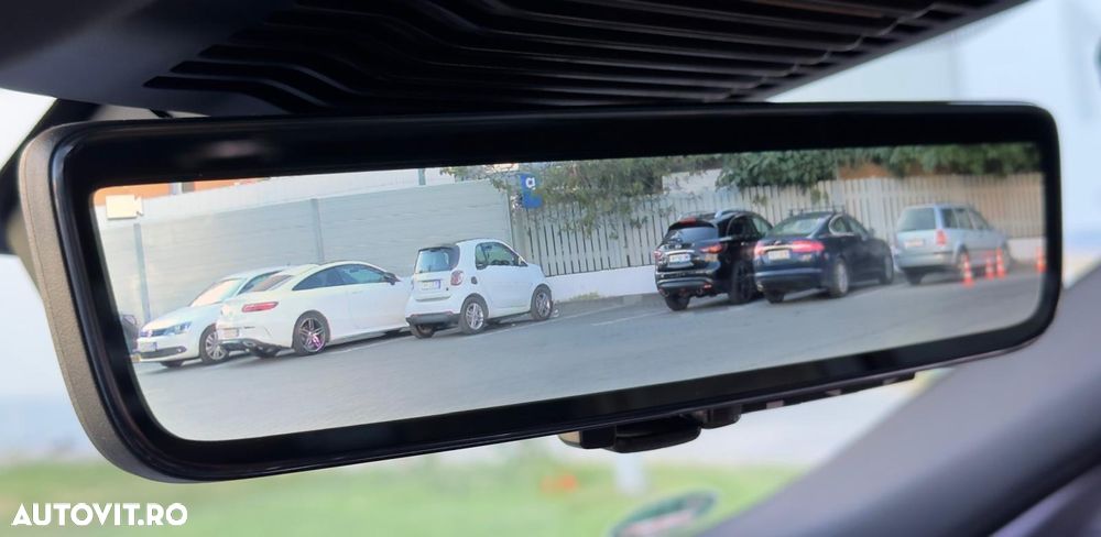 Jaguar XE P300 AWD R-Dynamic HSE - 17