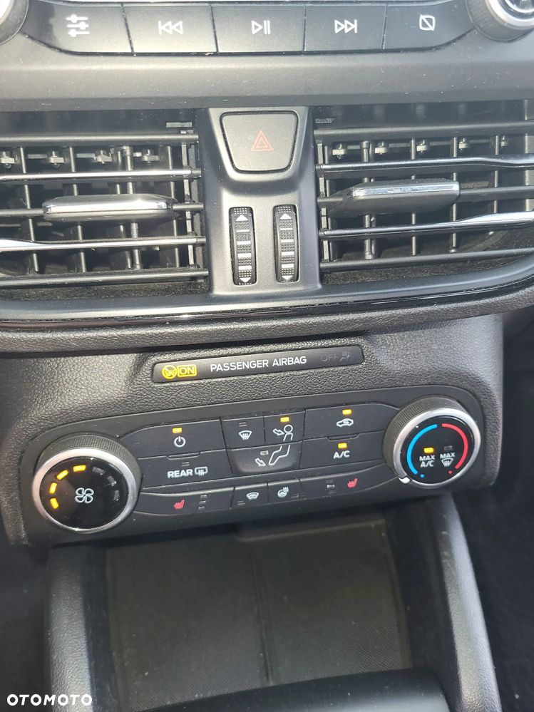 Ford Focus 1.5 EcoBlue Start-Stopp-System ST-LINE - 10