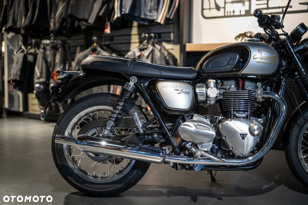 Triumph Bonneville - 30