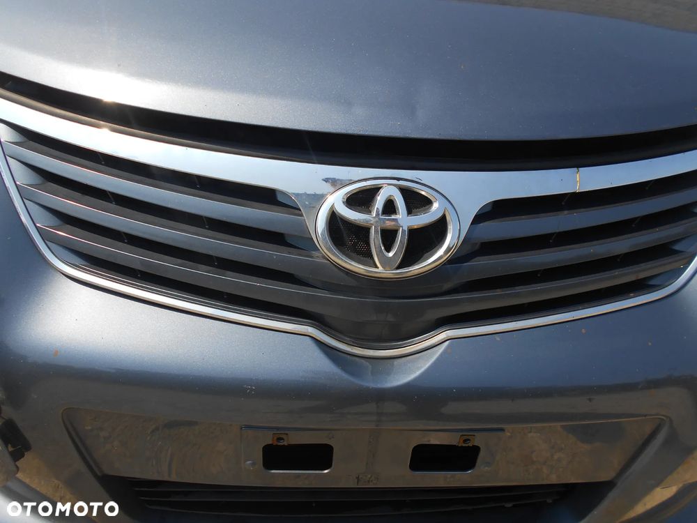 TOYOTA AVENSIS  T27 2009-2012R 2012R KOMBI KOD LAKIERU 8U5 1.8 VVT-I BENZYNA  A2ZR-T12U  108KW 146 KM SILNIK SKRZYNIA  BIEGOW EC60 BLOTNIK DZWI MASKA KLAPA ZAWIESZENIE LAMPY  ROLETA  HAK ZDERZA CZUJNIKI PDC GRILL PODSUFITKA - 4