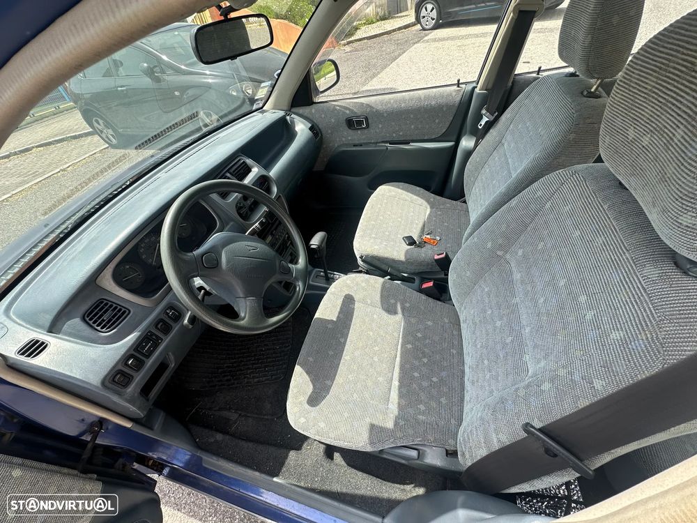 Daihatsu Sirion - 10