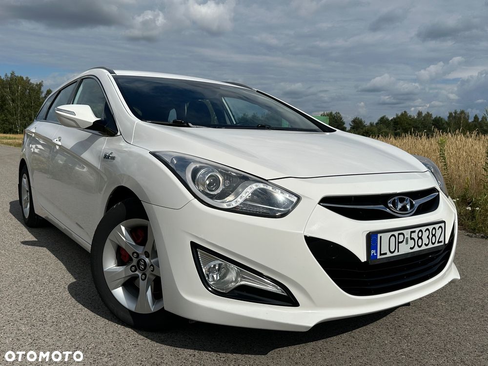 Hyundai i40 Kombi blue 1.6 Family - 22